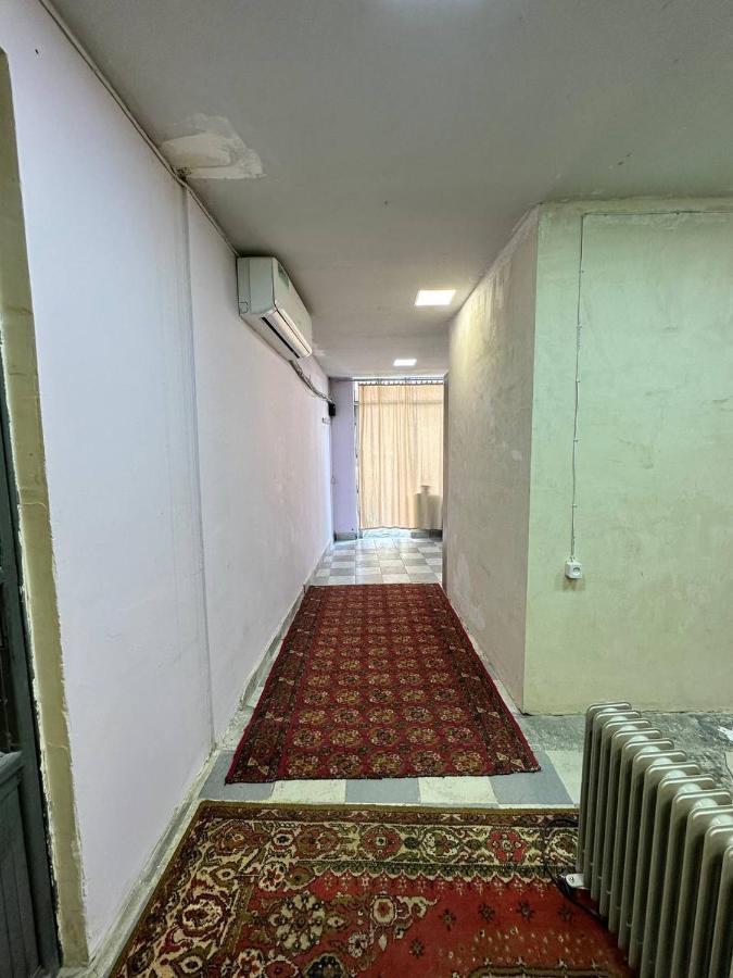 Appartamento Vahe'S Family Guests House Erevan Esterno foto