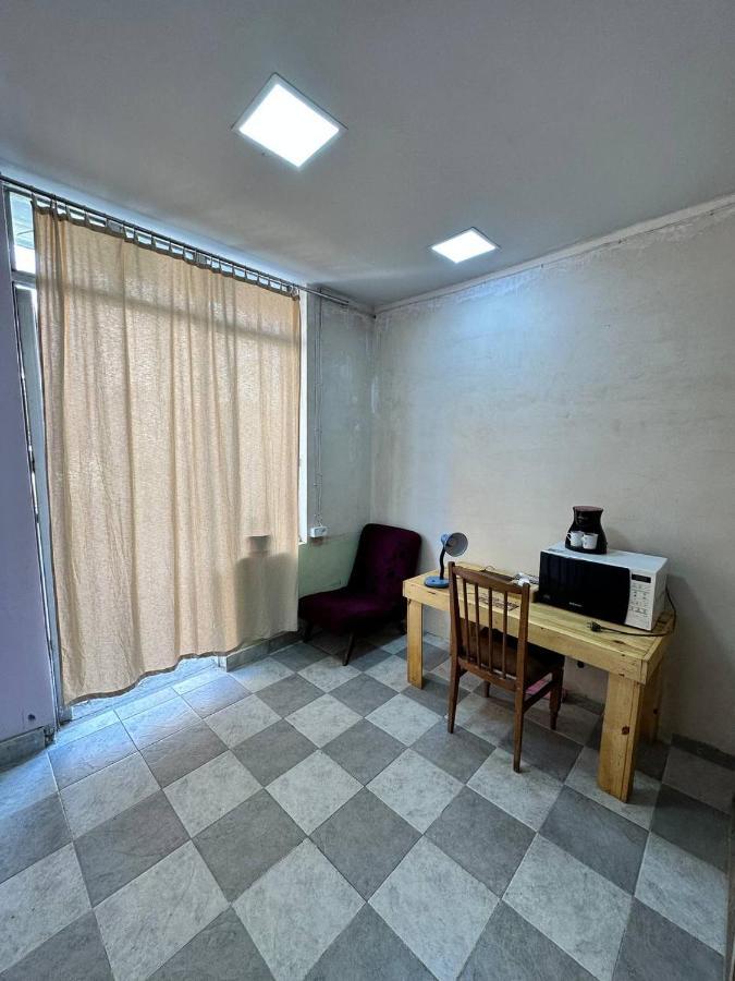 Appartamento Vahe'S Family Guests House Erevan Esterno foto