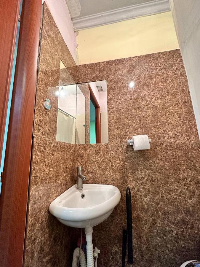 Appartamento Vahe'S Family Guests House Erevan Esterno foto