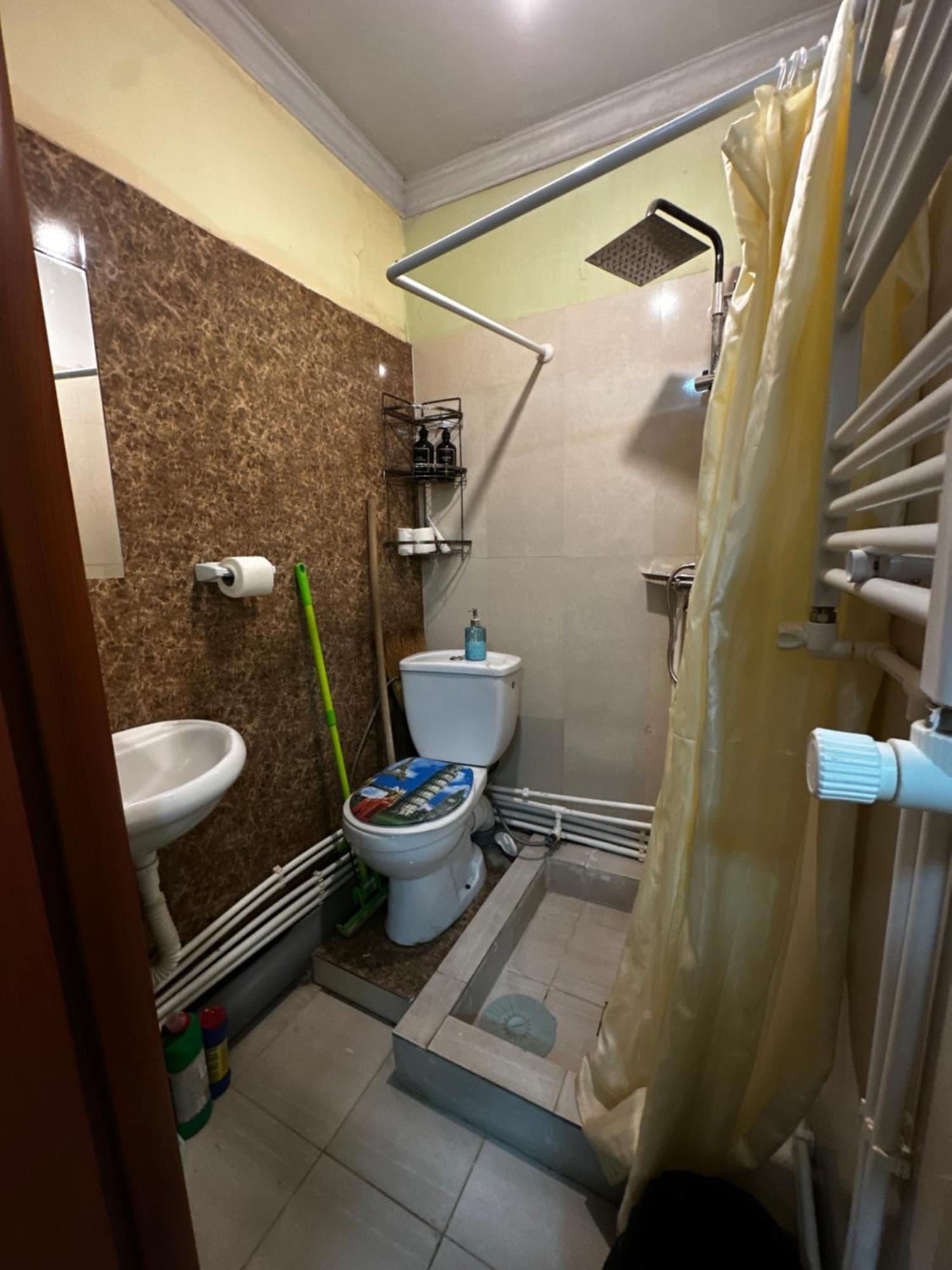 Appartamento Vahe'S Family Guests House Erevan Esterno foto
