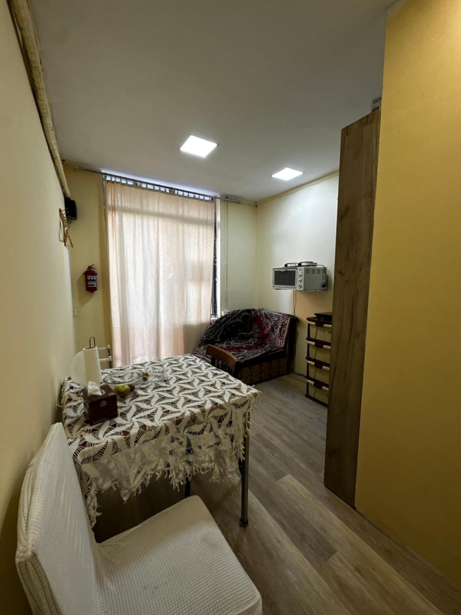 Appartamento Vahe'S Family Guests House Erevan Esterno foto